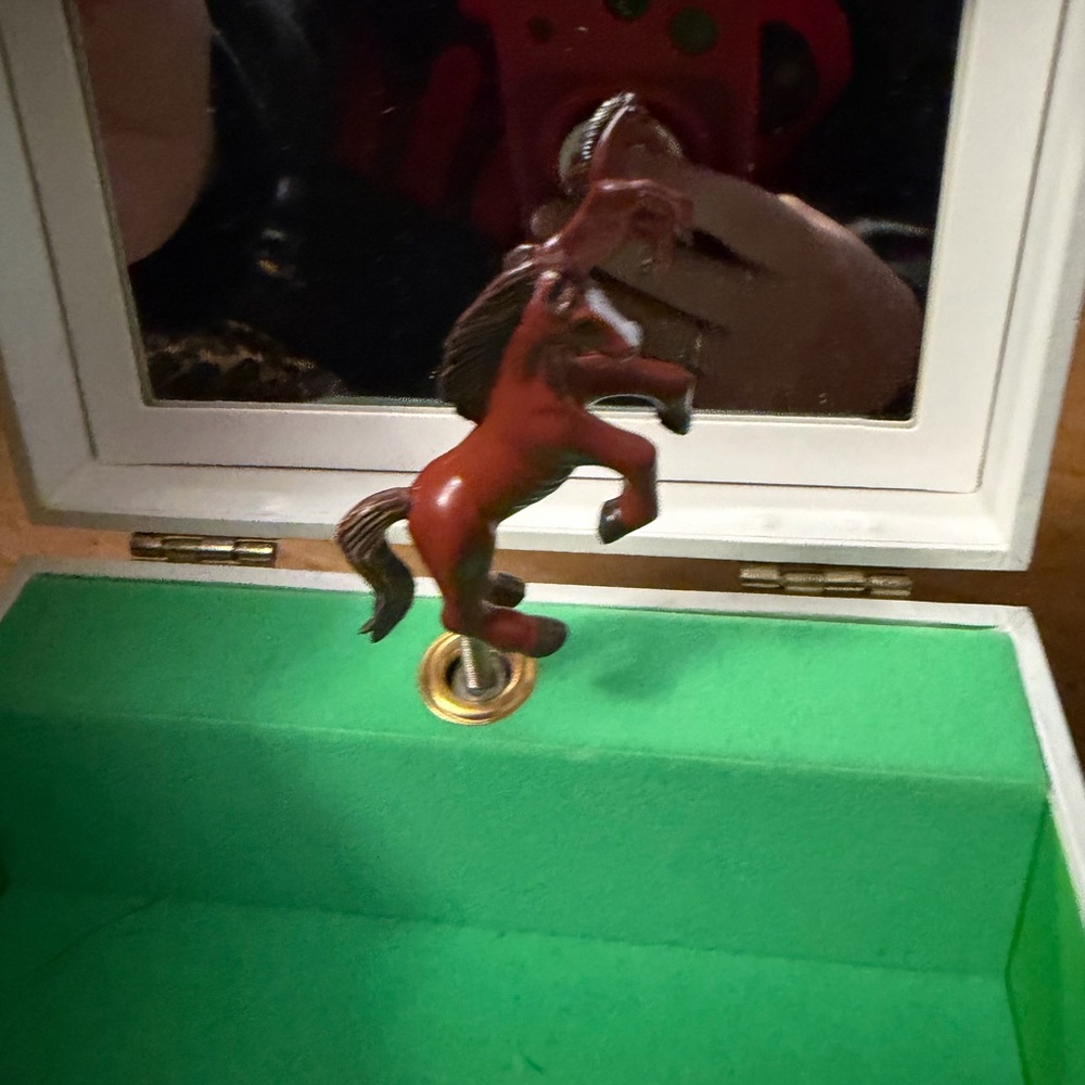 Horse-Themed Kids Jewelry Box with Mirror - Picture 7 of 9
